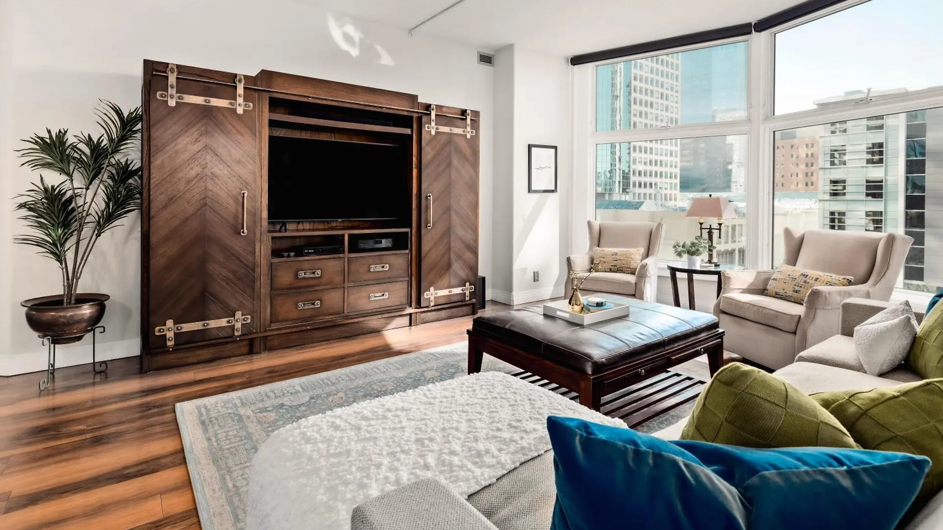 Larimer Square Luxury - Office - Downtown Hub Denver
